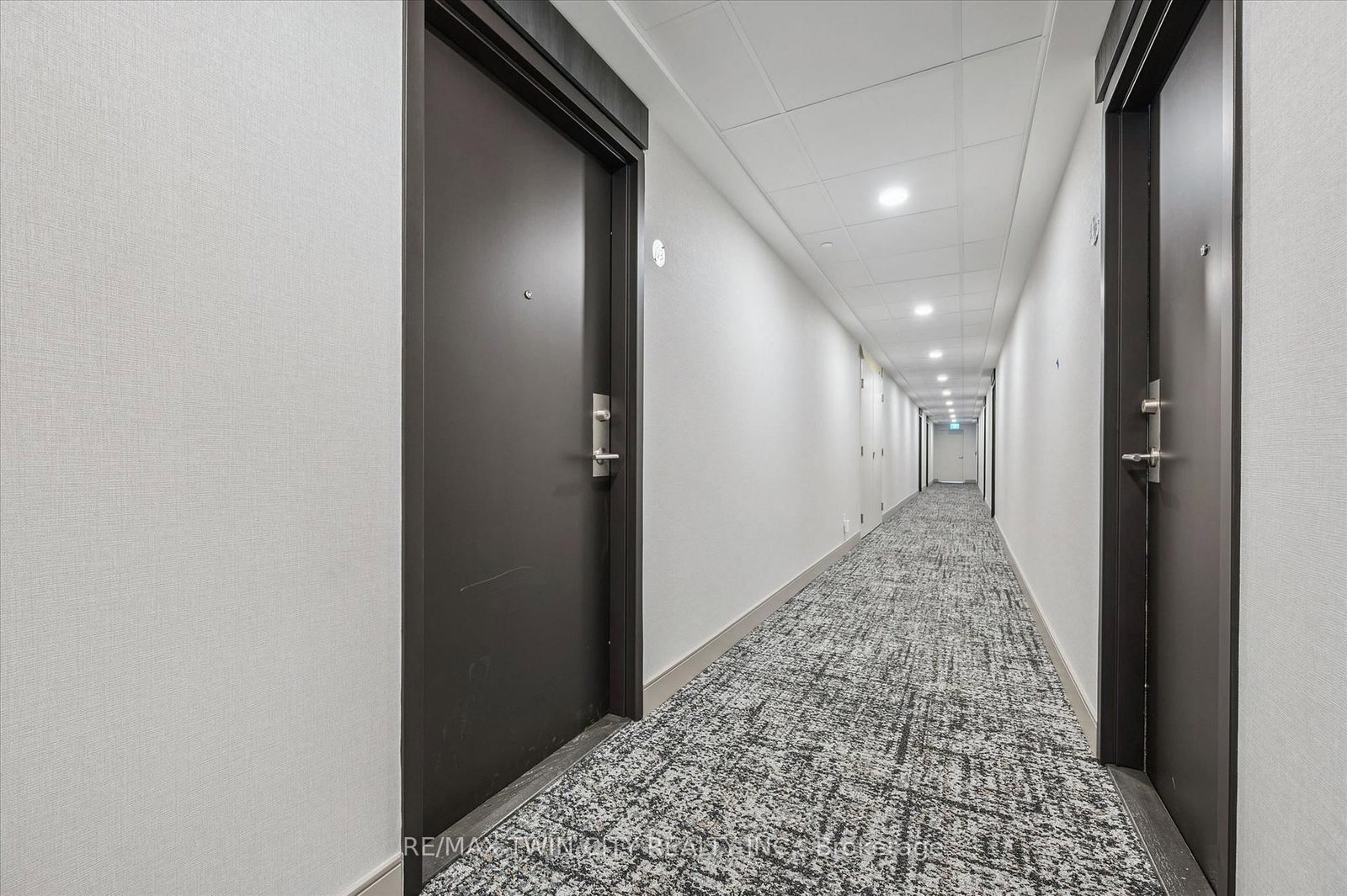 85 Duke Street W, Unit 103 - Photo 2