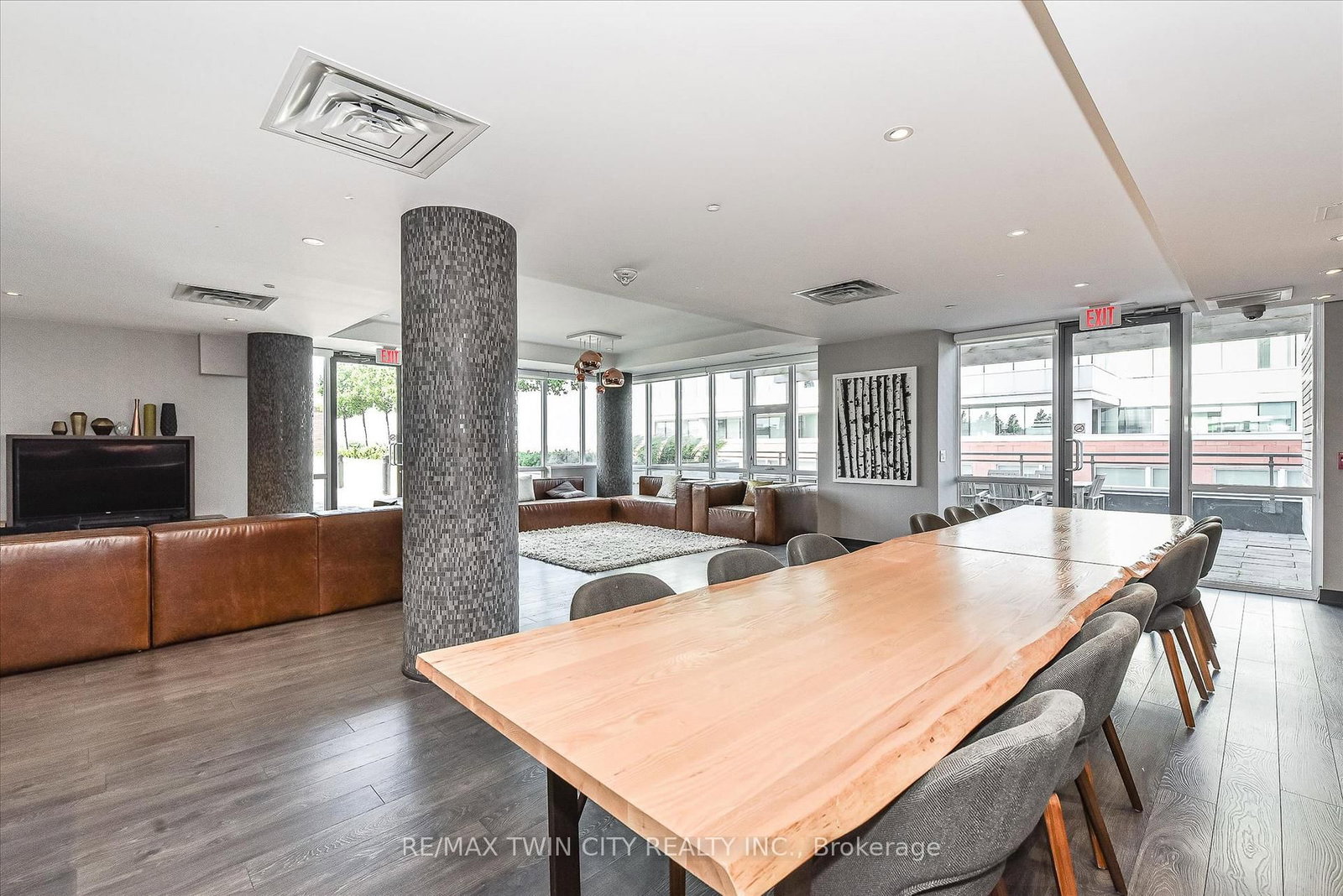 85 Duke Street W, Unit 103 - Photo 24