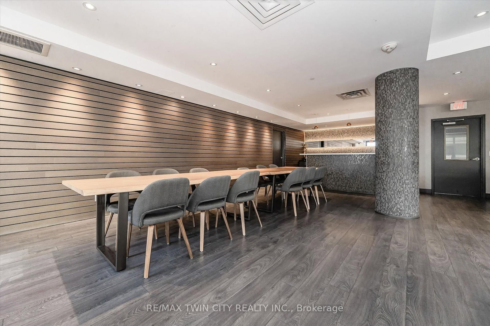 85 Duke Street W, Unit 103 - Photo 27