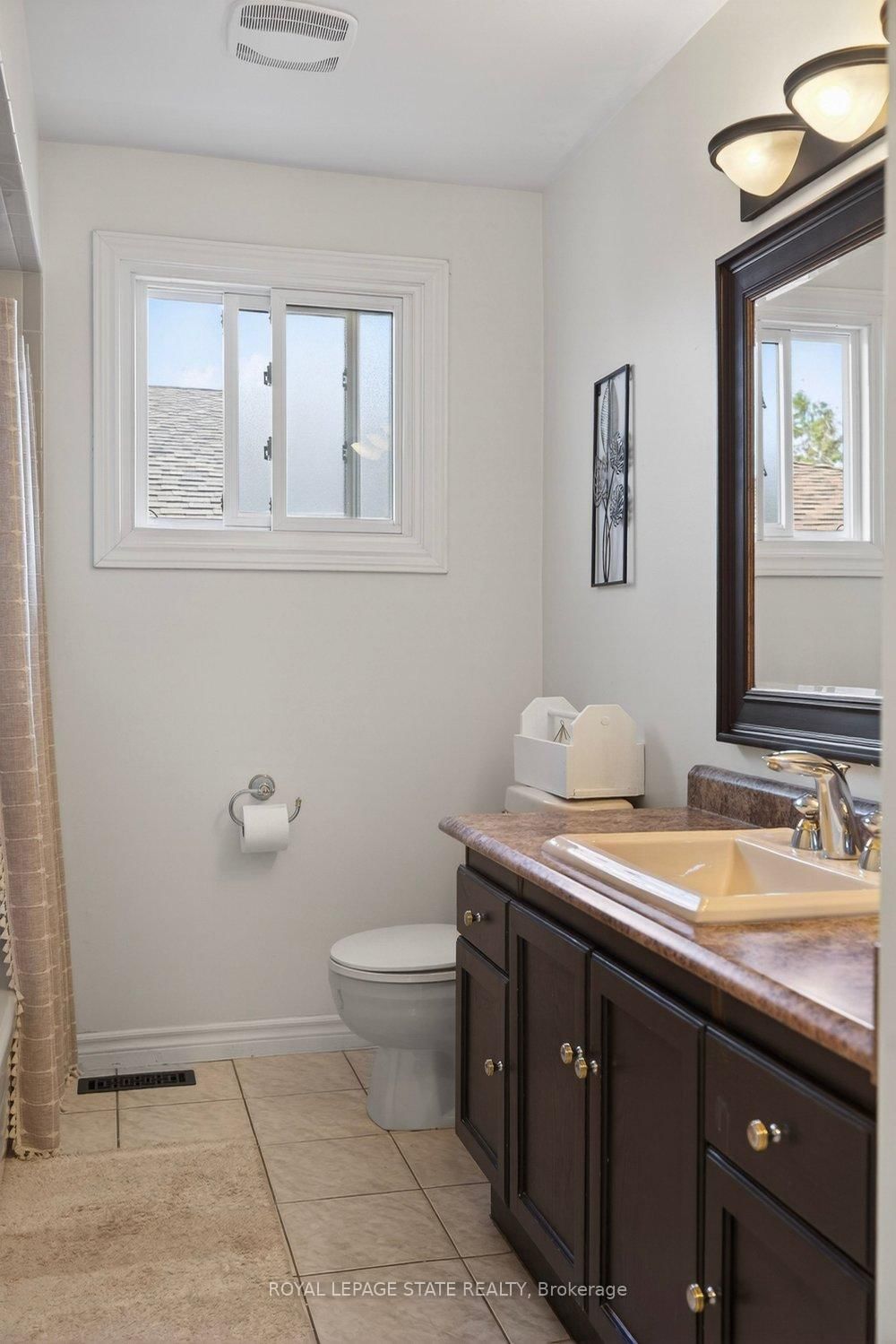 Detached House for sale at 39 Trenholme Crescent, Hamilton, Ontario, L8W 2L4 - Trenholme - MLS: X12977550