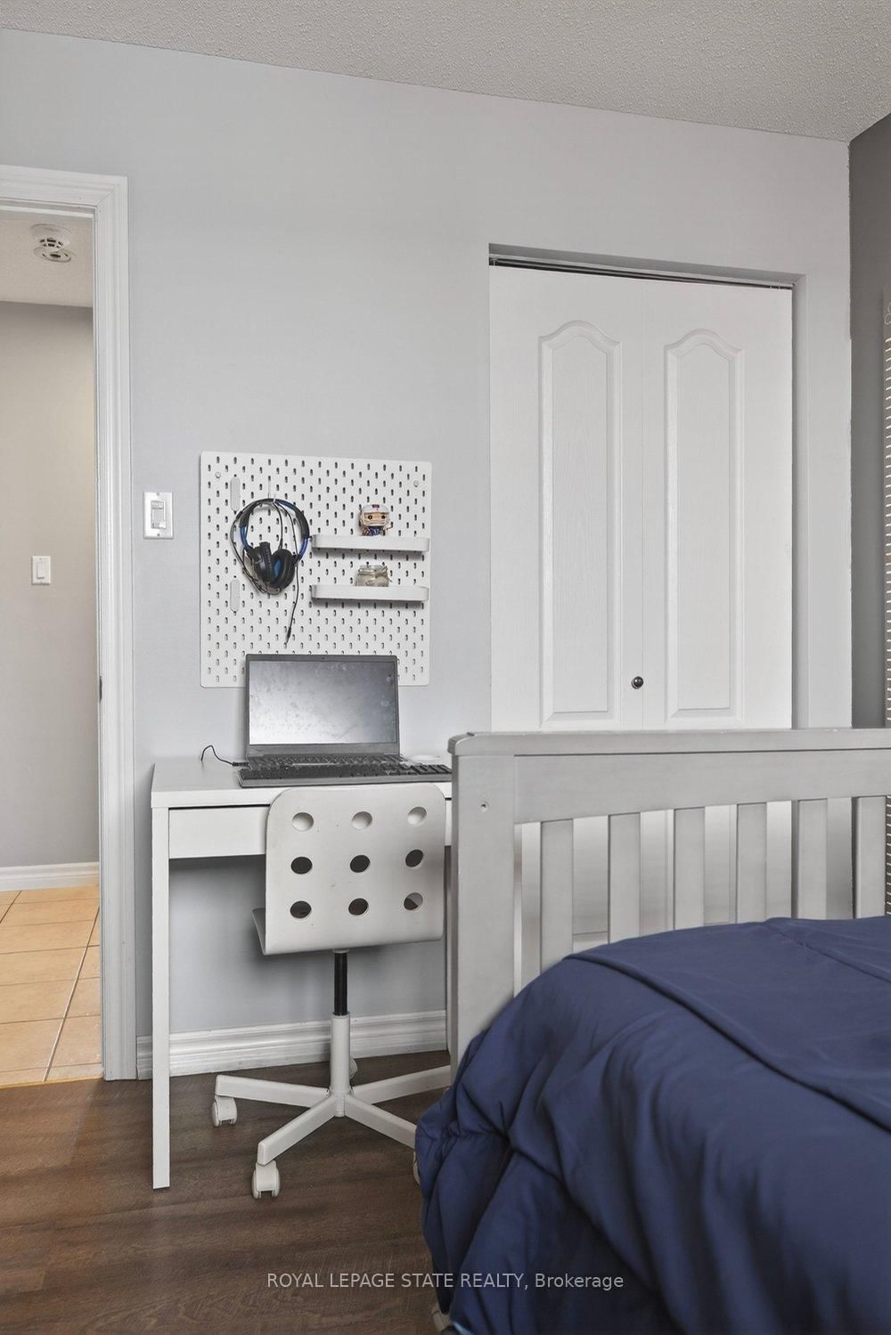 Detached House for sale at 39 Trenholme Crescent, Hamilton, Ontario, L8W 2L4 - Trenholme - MLS: X12977550