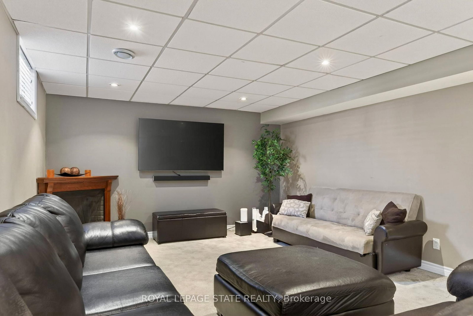 Detached House for sale at 39 Trenholme Crescent, Hamilton, Ontario, L8W 2L4 - Trenholme - MLS: X12977550