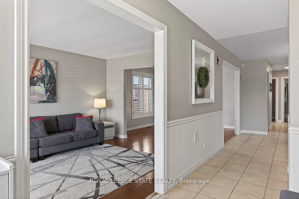 Detached House for sale at 39 Trenholme Crescent, Hamilton, Ontario, L8W 2L4 - Trenholme - MLS: X12977550