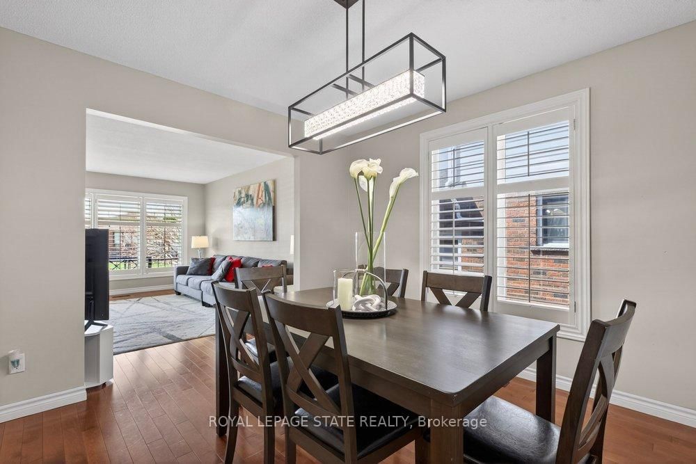 Detached House for sale at 39 Trenholme Crescent, Hamilton, Ontario, L8W 2L4 - Trenholme - MLS: X12977550