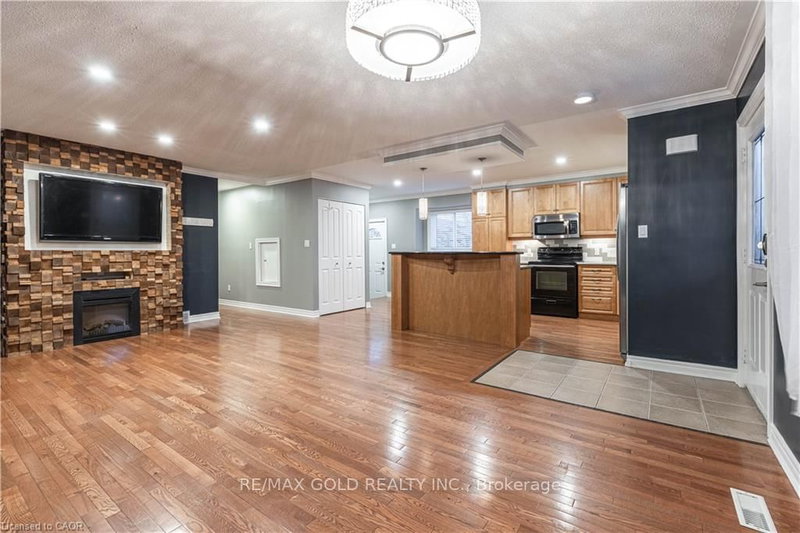 82 SADDY Ave, London East, N5V 4E4 | Image 2