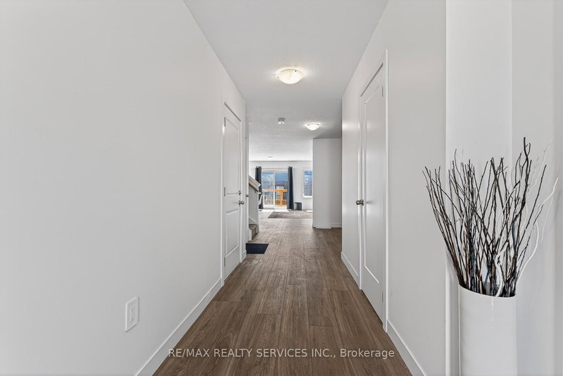 95 Queensbrook Cres, Cambridge, N1S 0E4 | Image 2