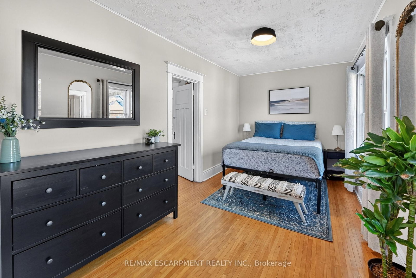 Detached House for sale at 207 EDGEMONT Street, Hamilton, Ontario, L8K 2J1 - Delta - MLS: X12977812