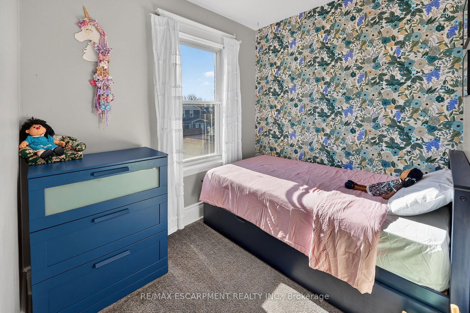 Detached House for sale at 207 EDGEMONT Street, Hamilton, Ontario, L8K 2J1 - Delta - MLS: X12977812