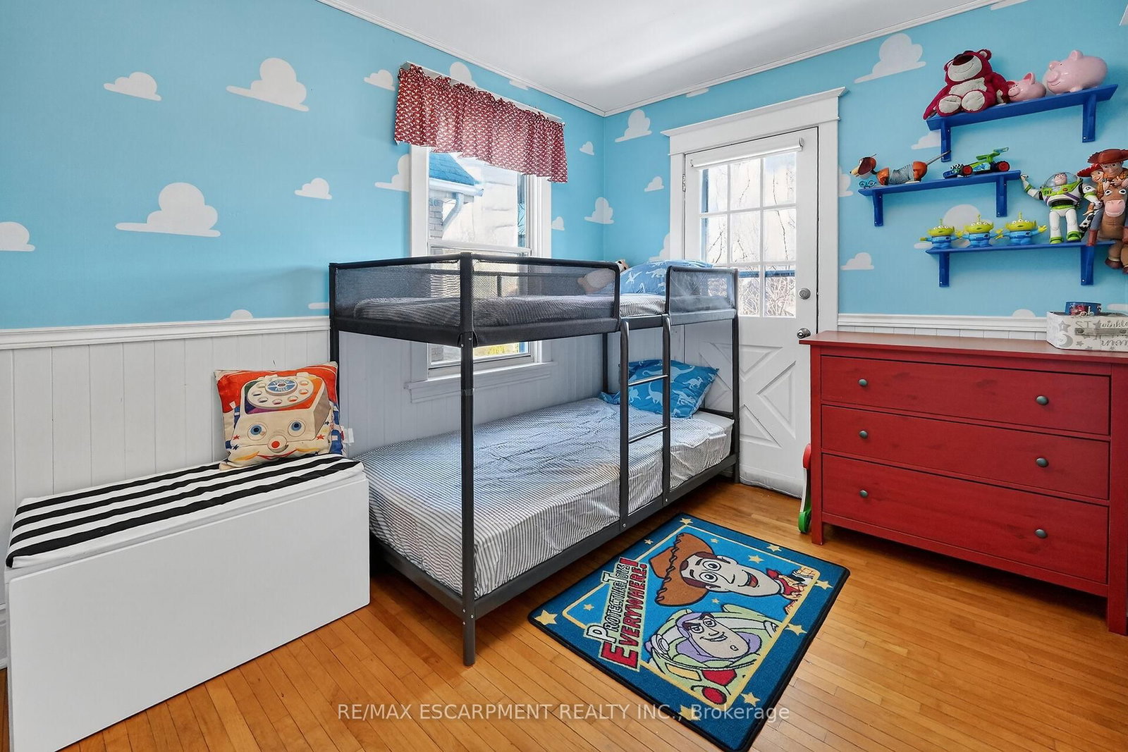 Detached House for sale at 207 EDGEMONT Street, Hamilton, Ontario, L8K 2J1 - Delta - MLS: X12977812