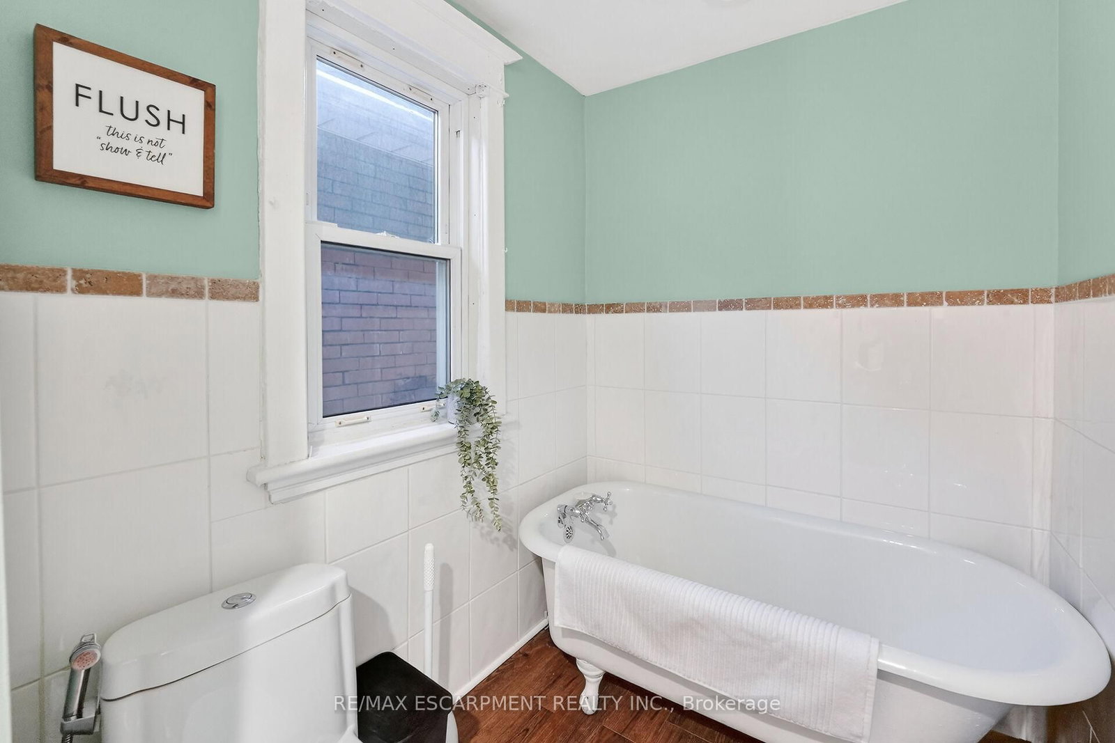 Detached House for sale at 207 EDGEMONT Street, Hamilton, Ontario, L8K 2J1 - Delta - MLS: X12977812