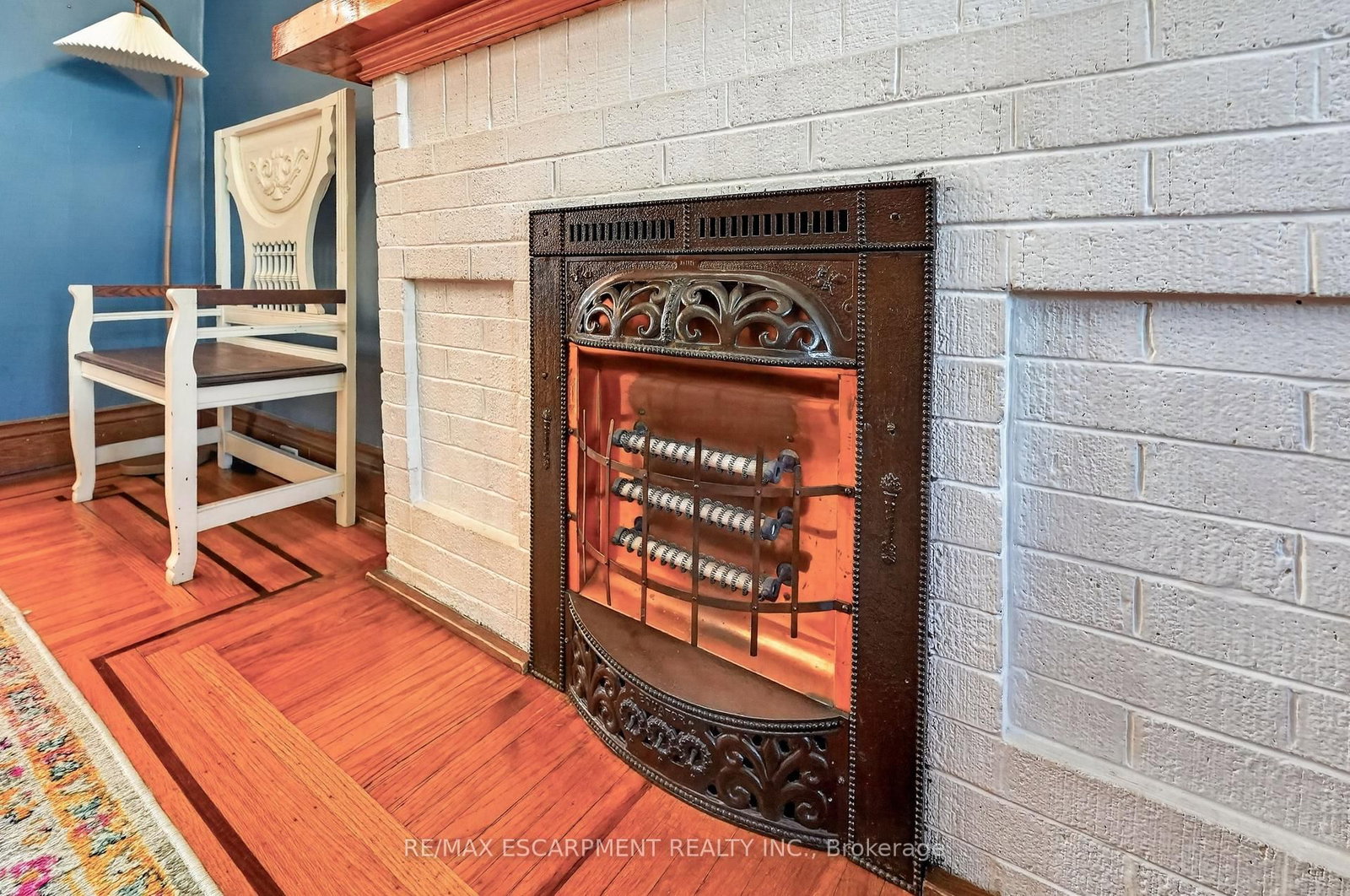 Detached House for sale at 207 EDGEMONT Street, Hamilton, Ontario, L8K 2J1 - Delta - MLS: X12977812