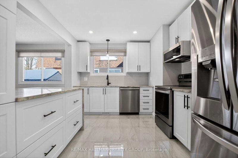 37 Priam Way, Ottawa, K2H 8S7 | Image 3