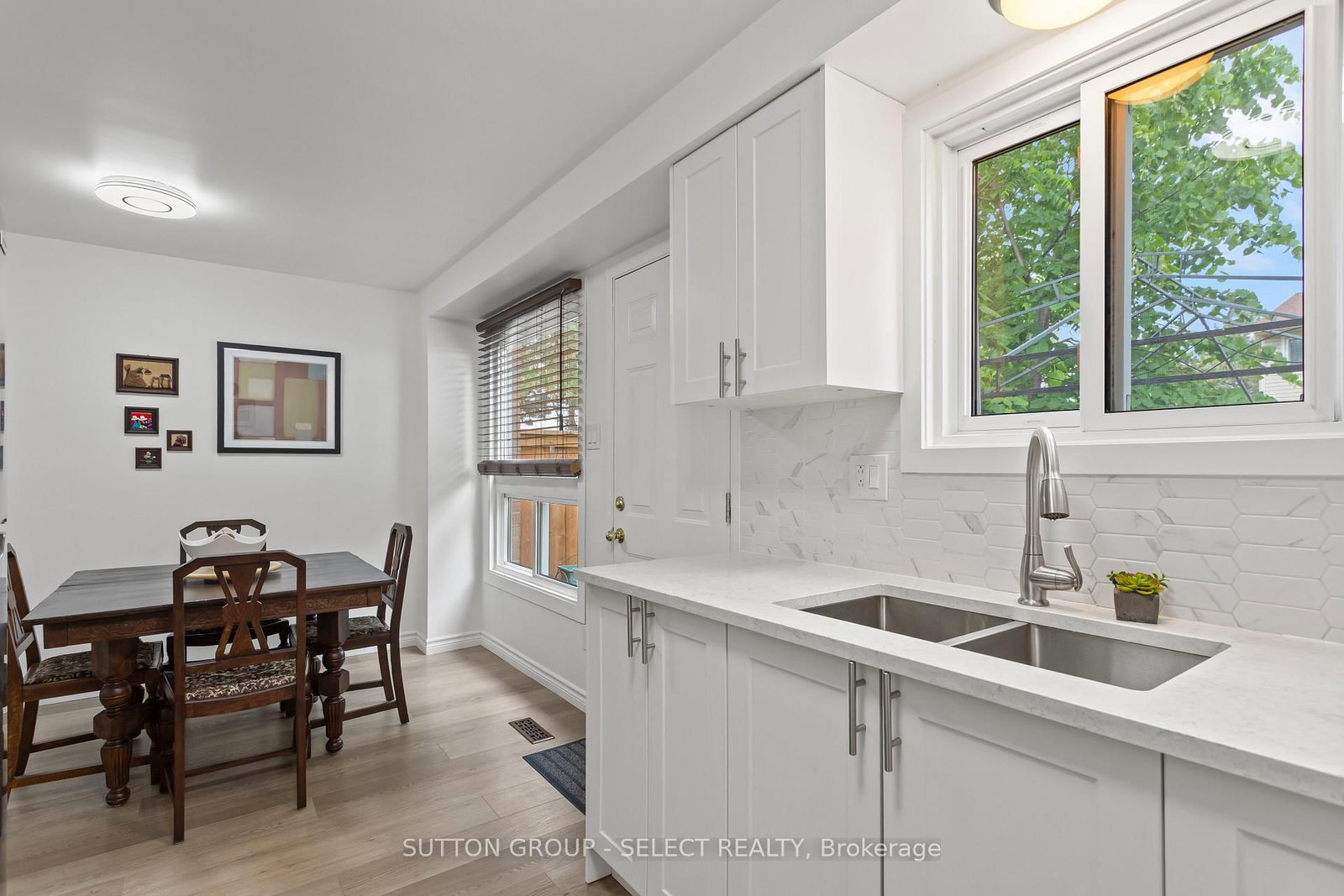 Townhouse for sale at 64-40 Tiffany Drive, London East, Ontario, N5V 3N3 - East I - MLS: X12977846