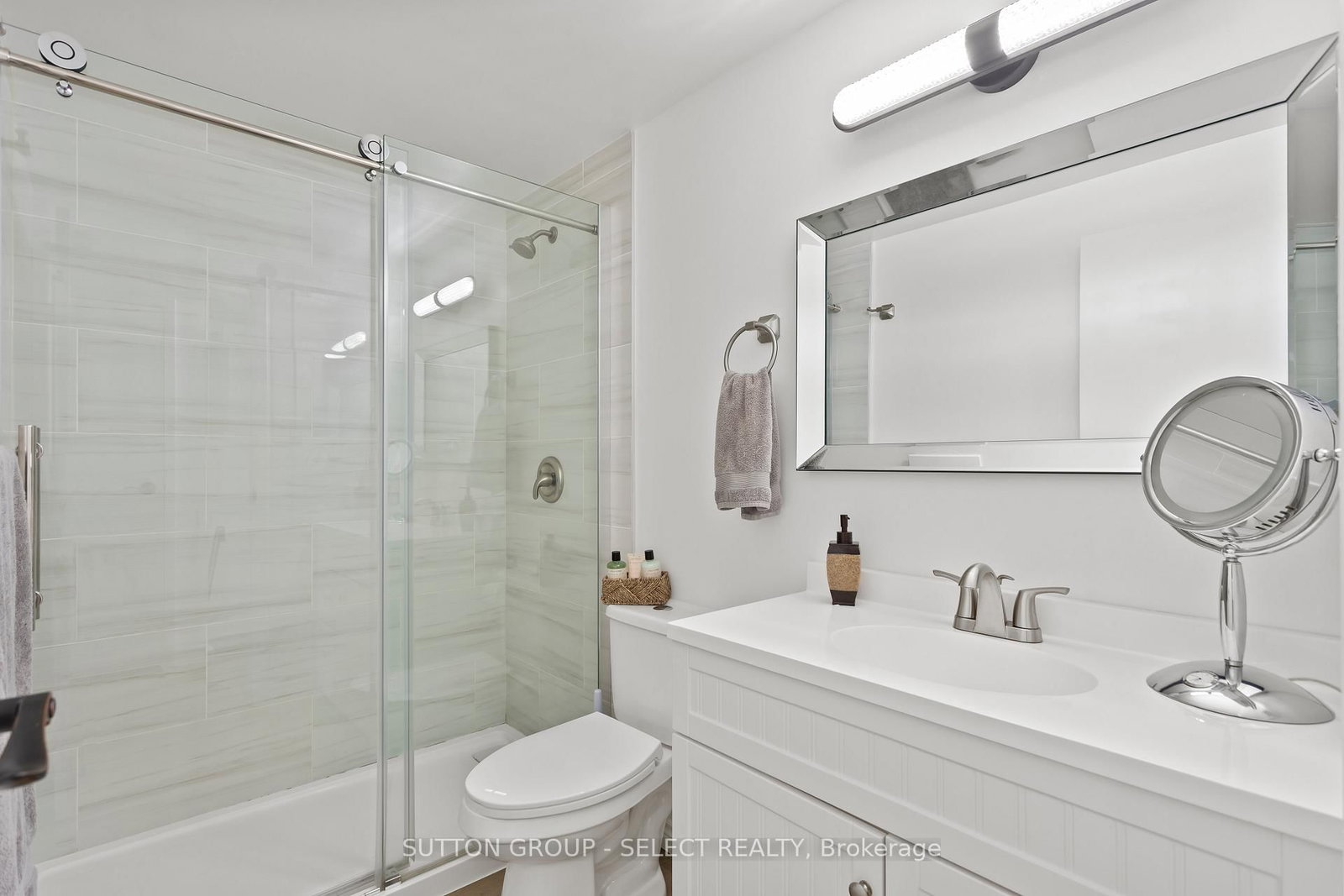 Townhouse for sale at 64-40 Tiffany Drive, London East, Ontario, N5V 3N3 - East I - MLS: X12977846