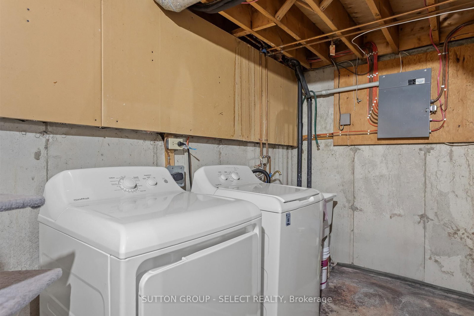 Townhouse for sale at 64-40 Tiffany Drive, London East, Ontario, N5V 3N3 - East I - MLS: X12977846