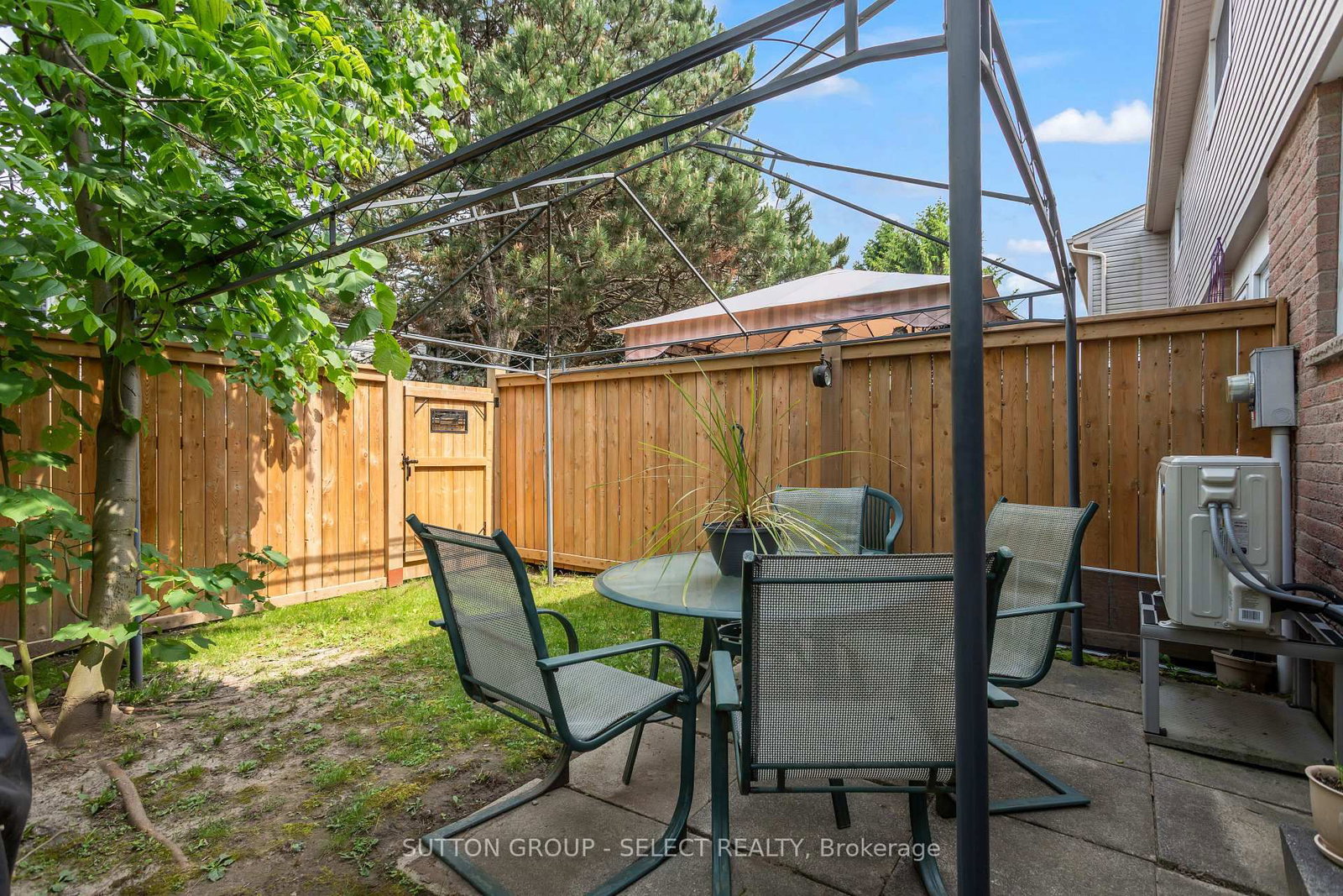 Townhouse for sale at 64-40 Tiffany Drive, London East, Ontario, N5V 3N3 - East I - MLS: X12977846