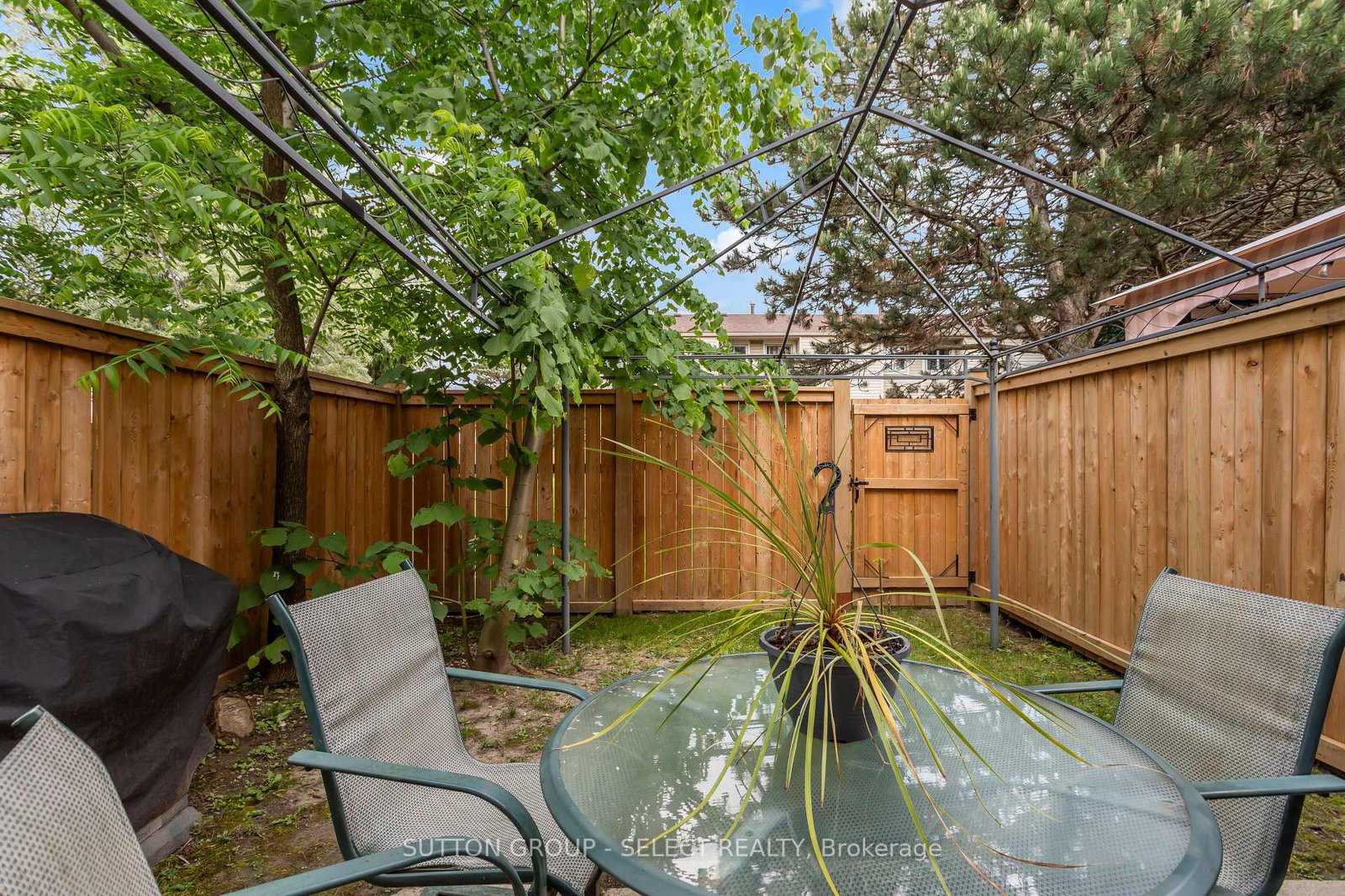 Townhouse for sale at 64-40 Tiffany Drive, London East, Ontario, N5V 3N3 - East I - MLS: X12977846