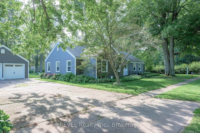 394 Cherryhill Boulevard S