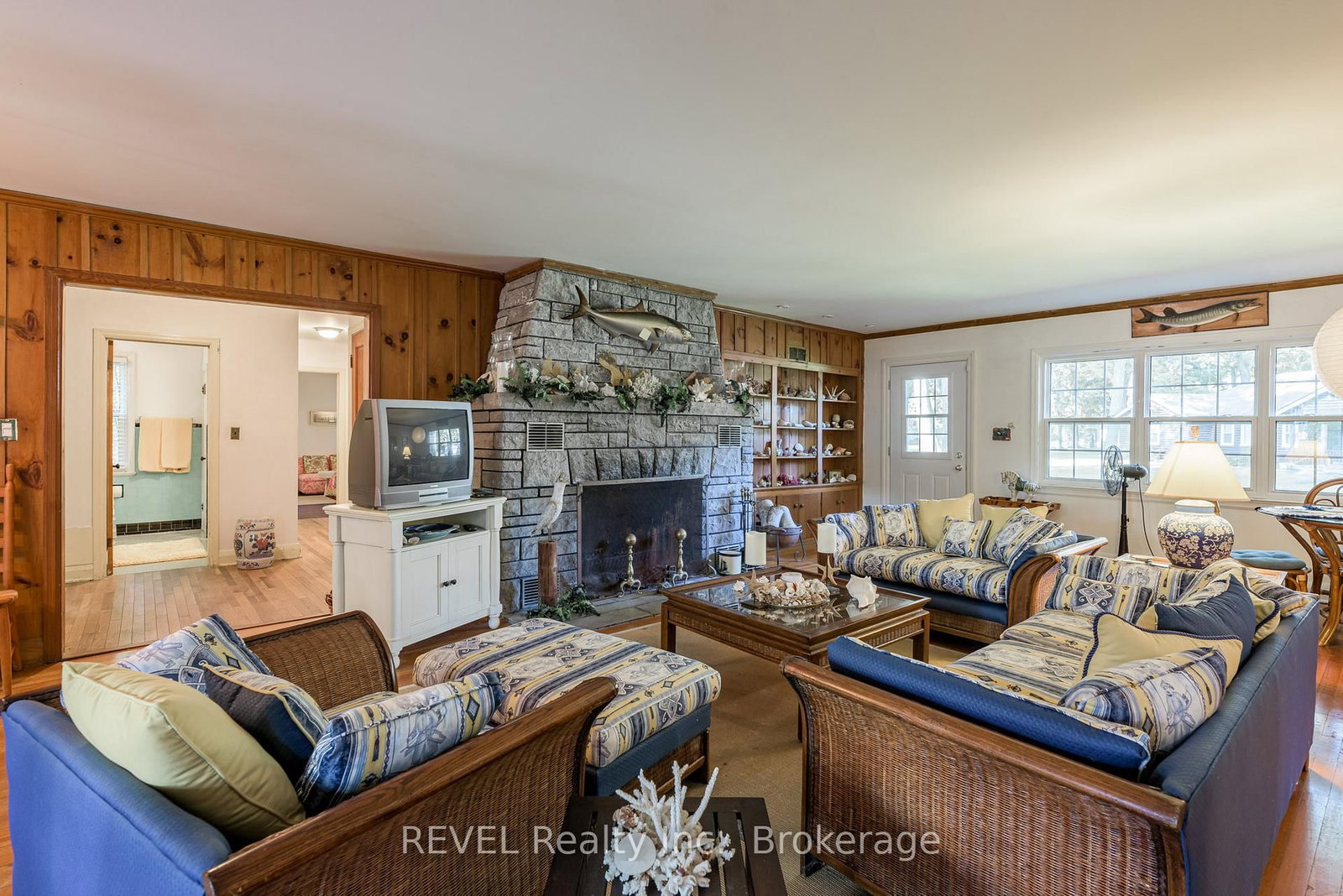 Listing Image 7