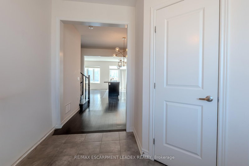 6 HEMING Tr, Hamilton, L9K 0H8 | Image 3