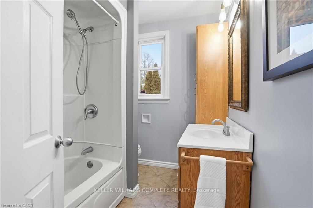 Detached House for sale at 59 Oakley Court, Hamilton, Ontario, L9G 1T7 - Ancaster - MLS: X12977942