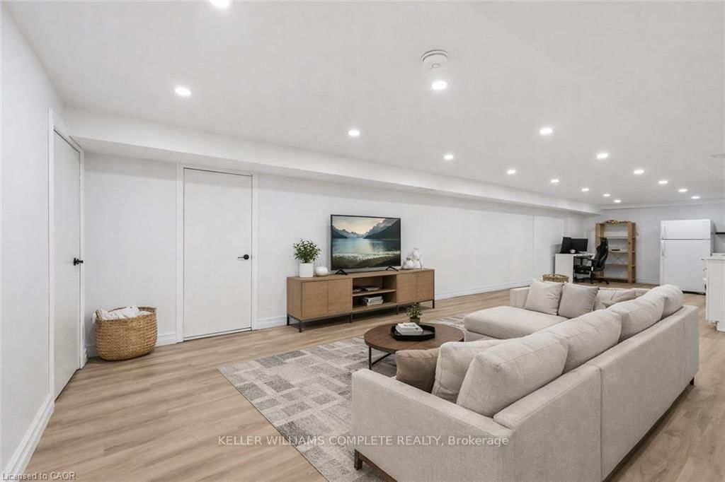 Detached House for sale at 59 Oakley Court, Hamilton, Ontario, L9G 1T7 - Ancaster - MLS: X12977942