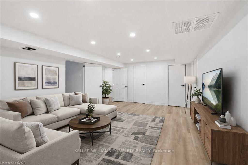 Detached House for sale at 59 Oakley Court, Hamilton, Ontario, L9G 1T7 - Ancaster - MLS: X12977942