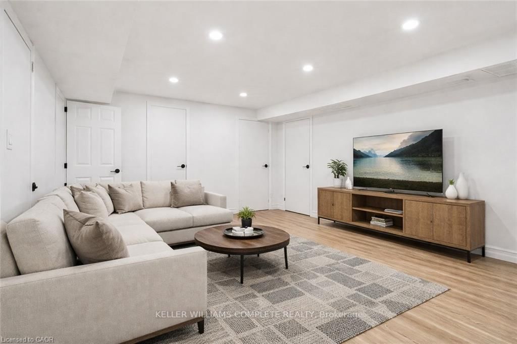 Detached House for sale at 59 Oakley Court, Hamilton, Ontario, L9G 1T7 - Ancaster - MLS: X12977942