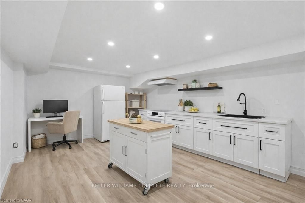 Detached House for sale at 59 Oakley Court, Hamilton, Ontario, L9G 1T7 - Ancaster - MLS: X12977942