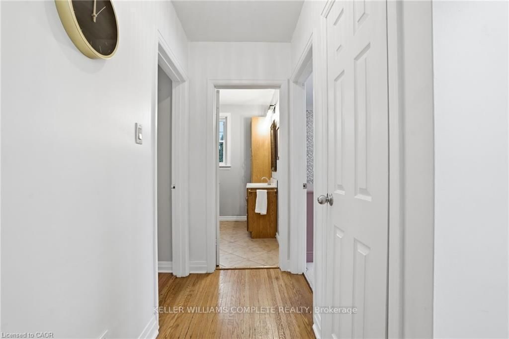 Detached House for sale at 59 Oakley Court, Hamilton, Ontario, L9G 1T7 - Ancaster - MLS: X12977942