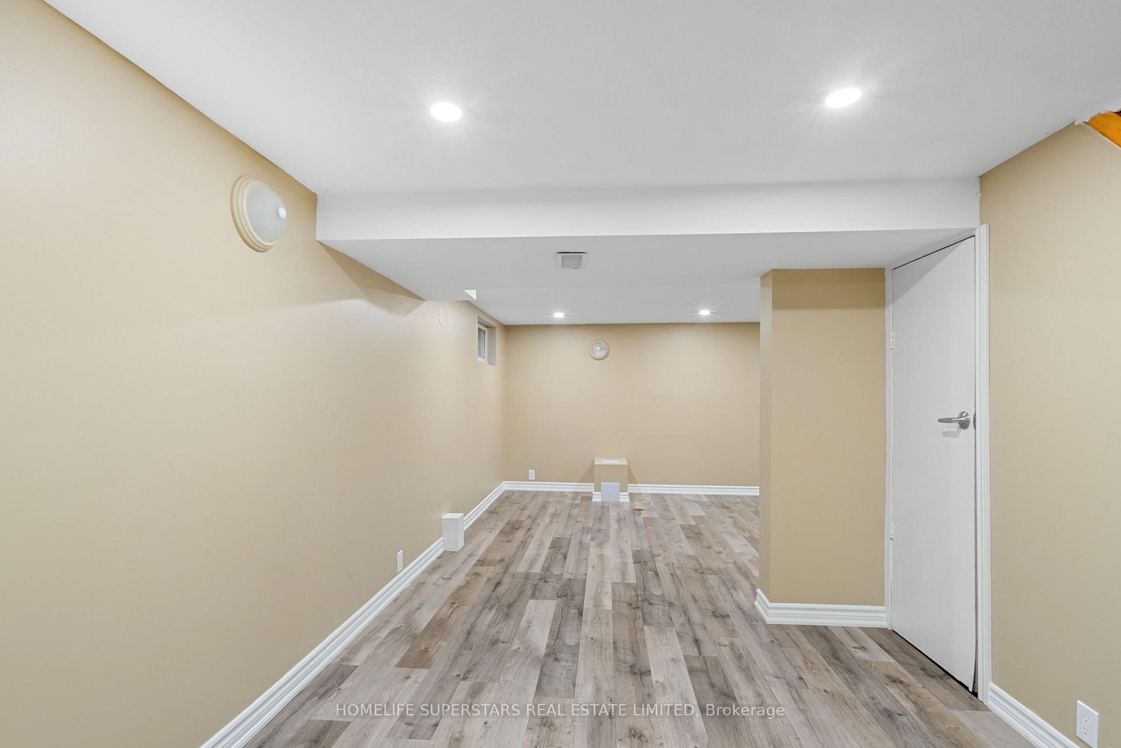 Detached House for sale at 13 Lewis Street, Hamilton, Ontario, L8H 6C3 - McQuesten - MLS: X12977998