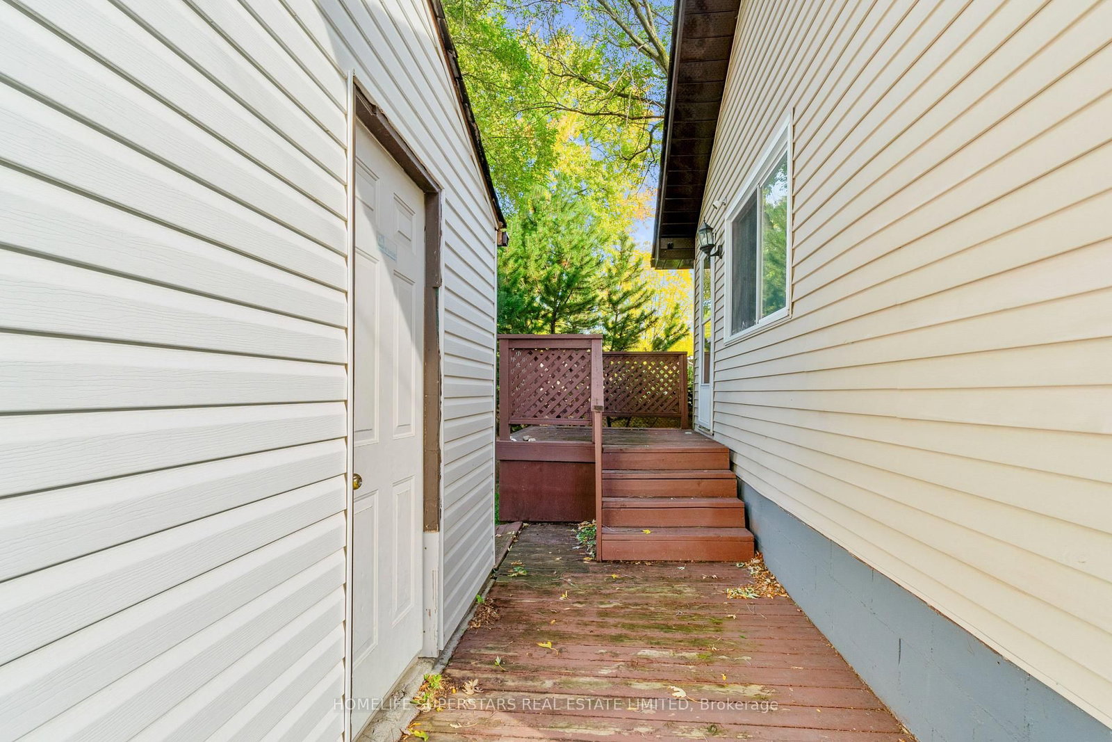 Detached House for sale at 13 Lewis Street, Hamilton, Ontario, L8H 6C3 - McQuesten - MLS: X12977998