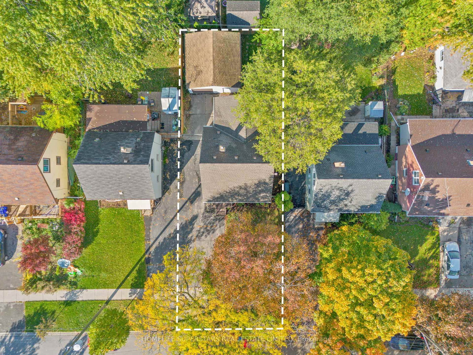 Detached House for sale at 13 Lewis Street, Hamilton, Ontario, L8H 6C3 - McQuesten - MLS: X12977998