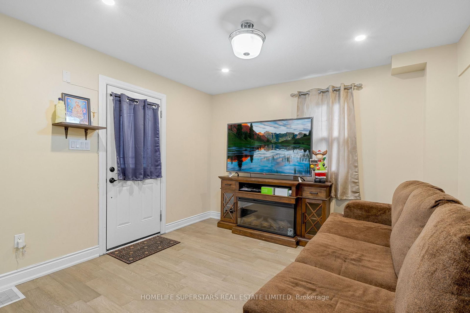 Detached House for sale at 13 Lewis Street, Hamilton, Ontario, L8H 6C3 - McQuesten - MLS: X12977998