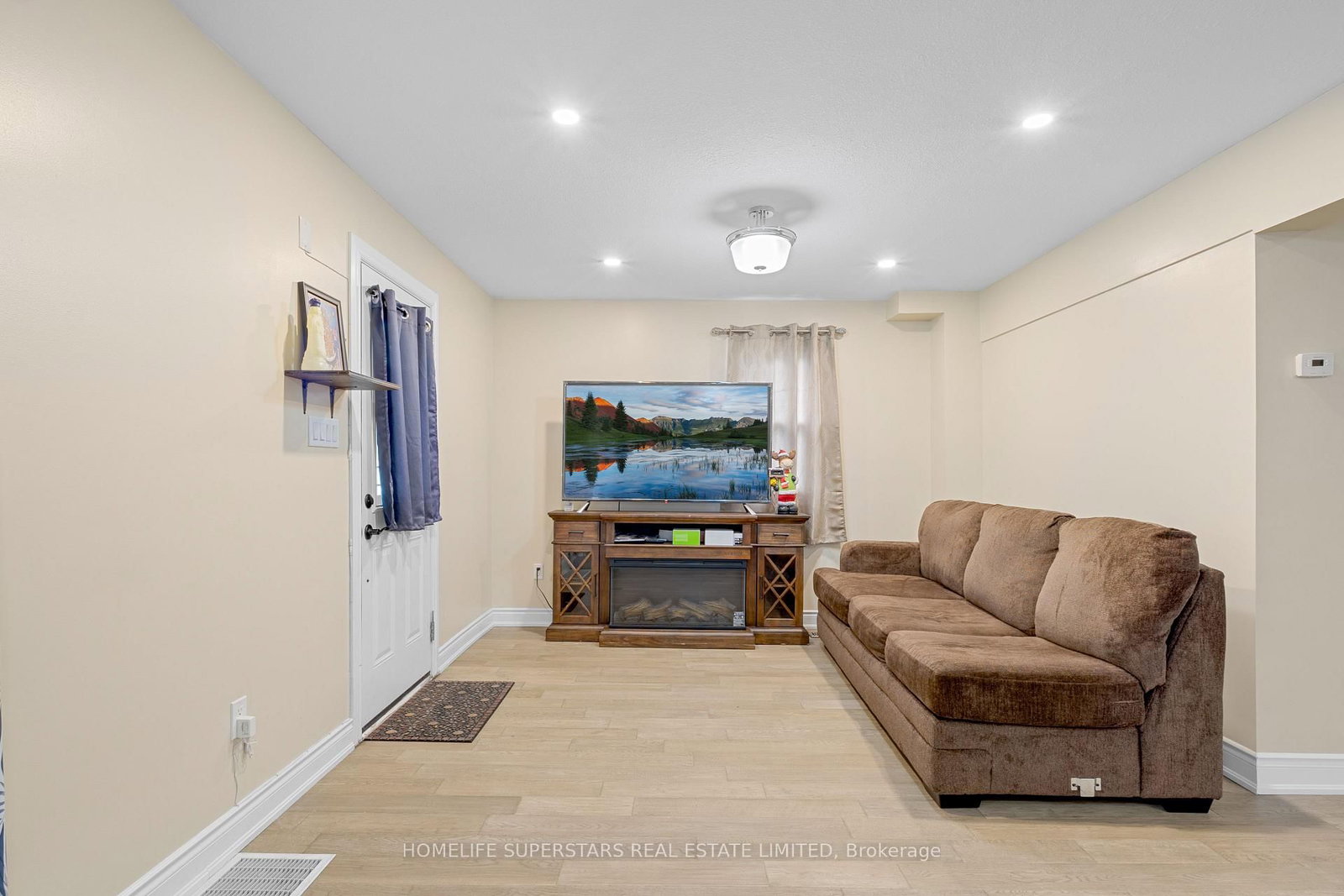 Detached House for sale at 13 Lewis Street, Hamilton, Ontario, L8H 6C3 - McQuesten - MLS: X12977998