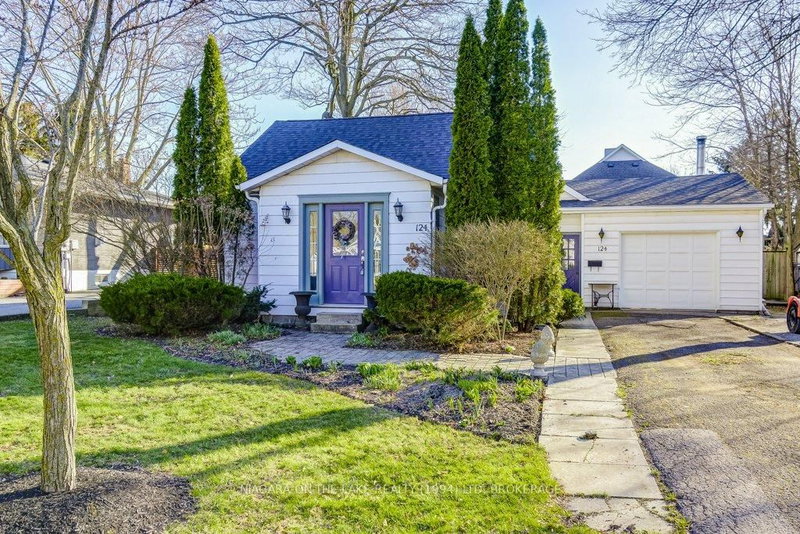 home for sale on 124 Mary Street