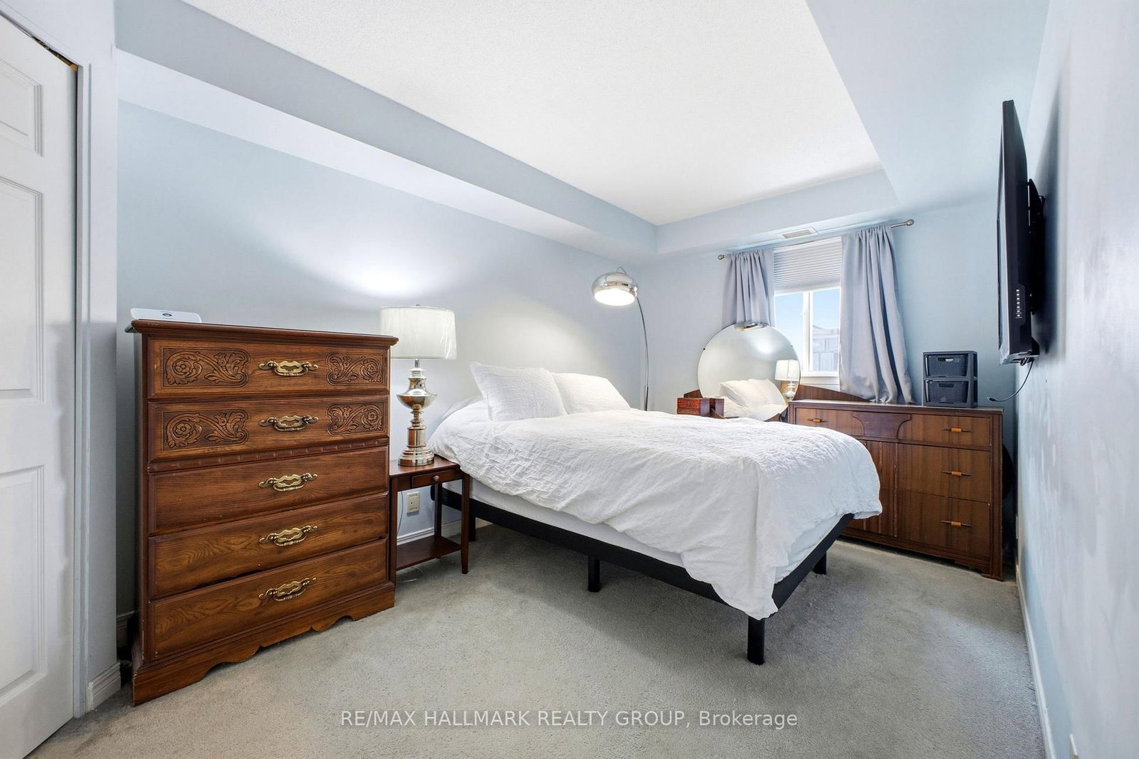 429 Somerset Street W, Unit PH13 - Photo 10
