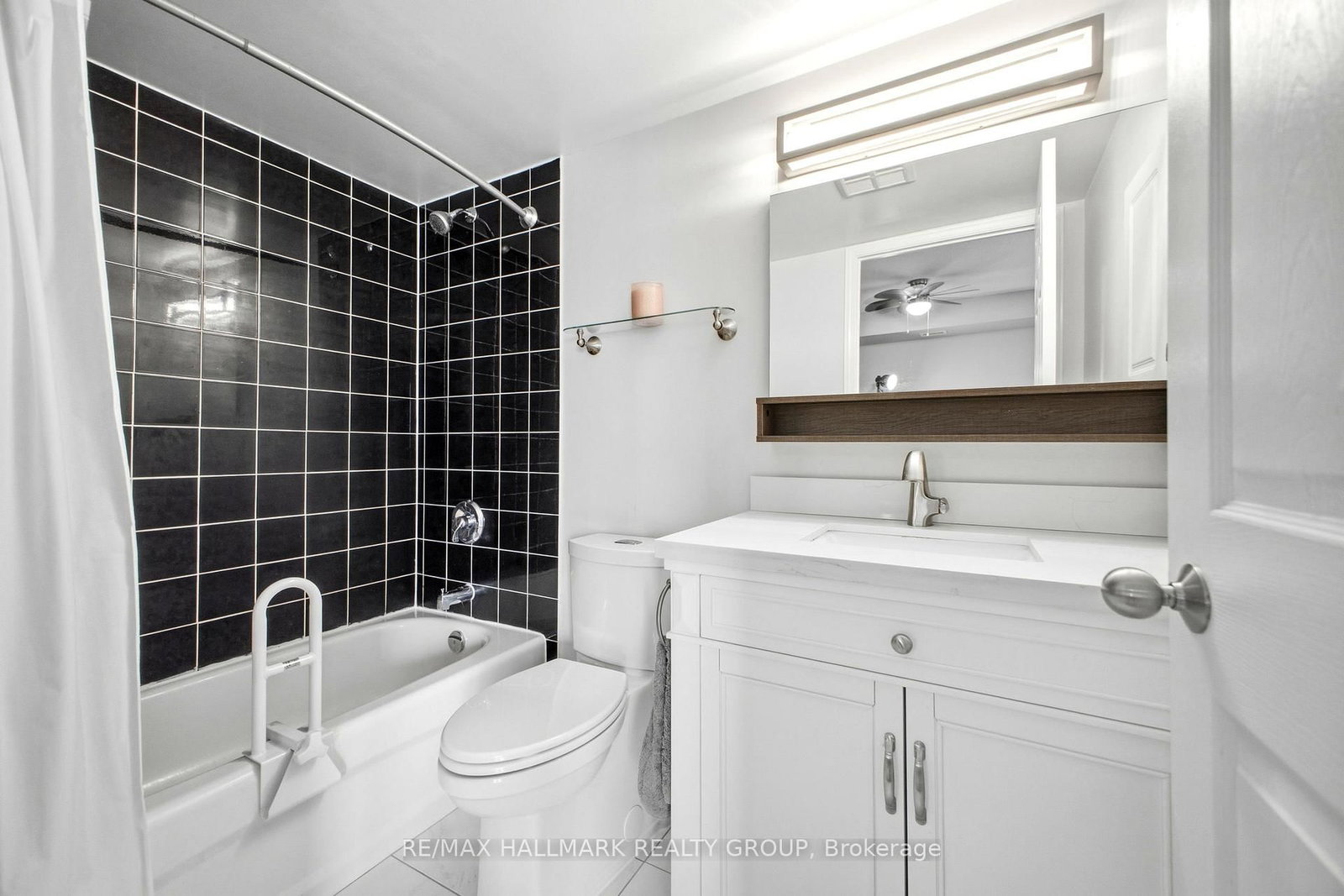 429 Somerset Street W, Unit PH13 - Photo 12