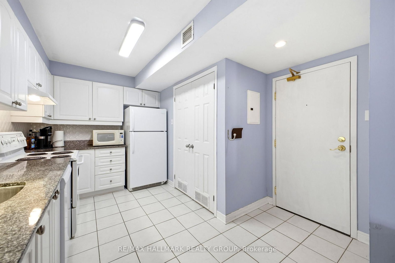 429 Somerset Street W, Unit PH13 - Photo 4