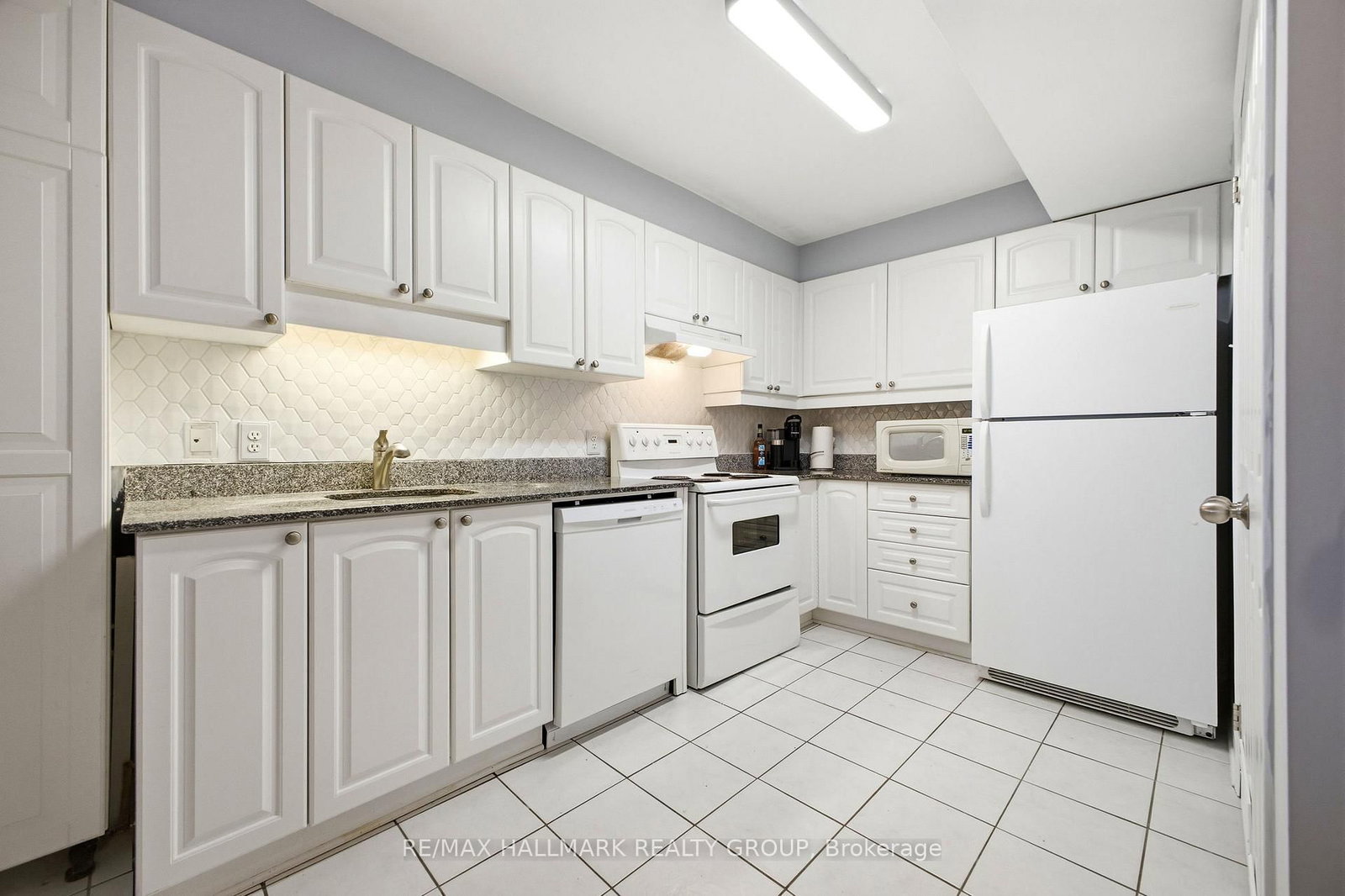 429 Somerset Street W, Unit PH13 - Photo 6