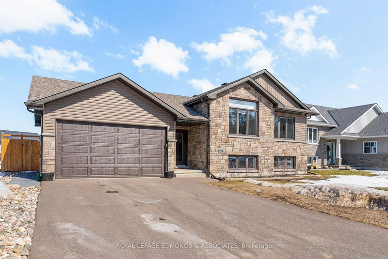 142 Chad St, Petawawa, K8H 0G8 | Image 3