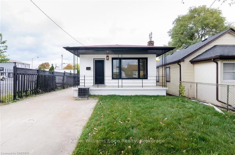 Upper - 1175 Dunsmure Rd, Hamilton, L8H 1K9 | Image 2