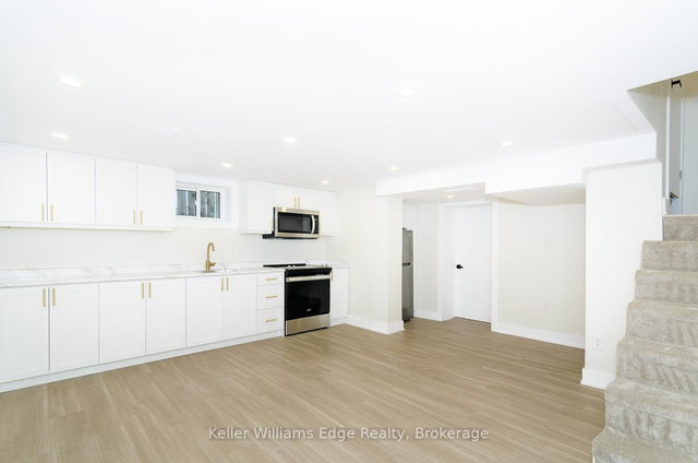 Lower - 1175 Dunsmure Road