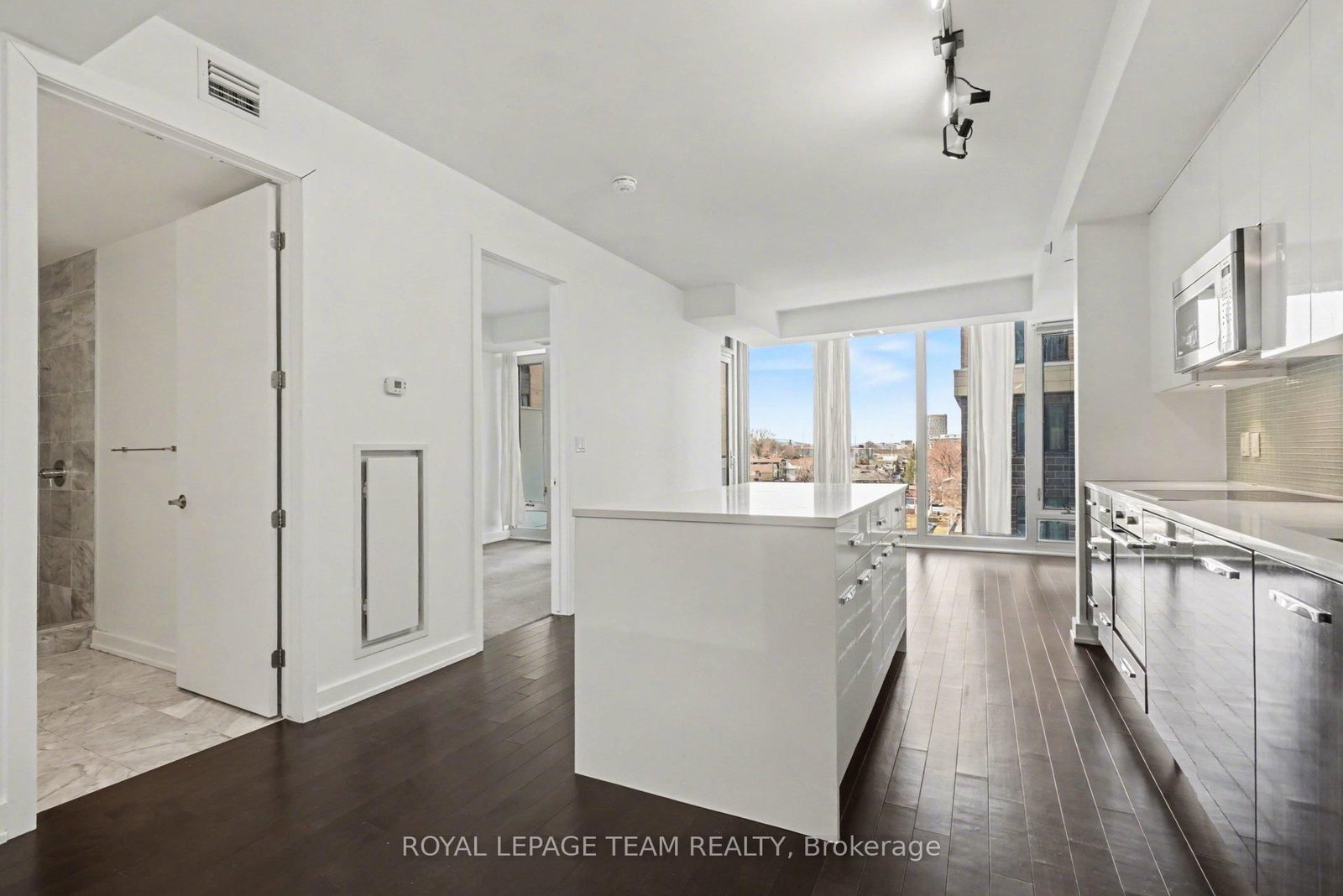 111 Champagne Avenue S, Unit 406 - Photo 11
