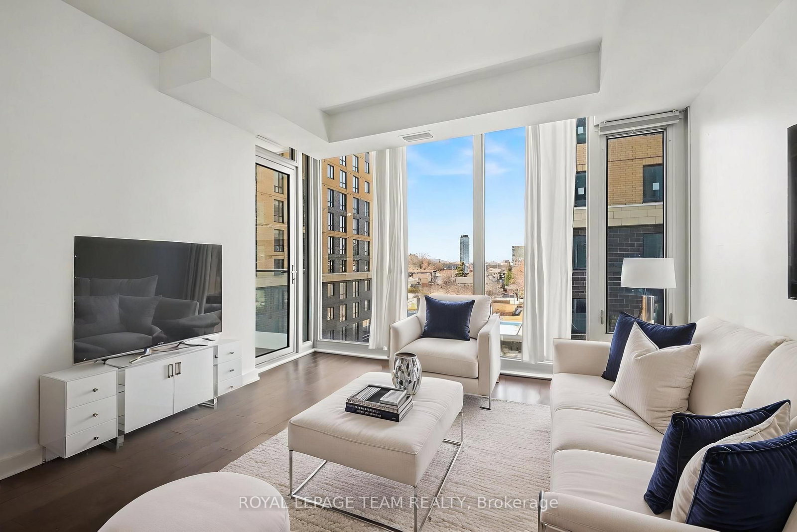 111 Champagne Avenue S, Unit 406 - Photo 17