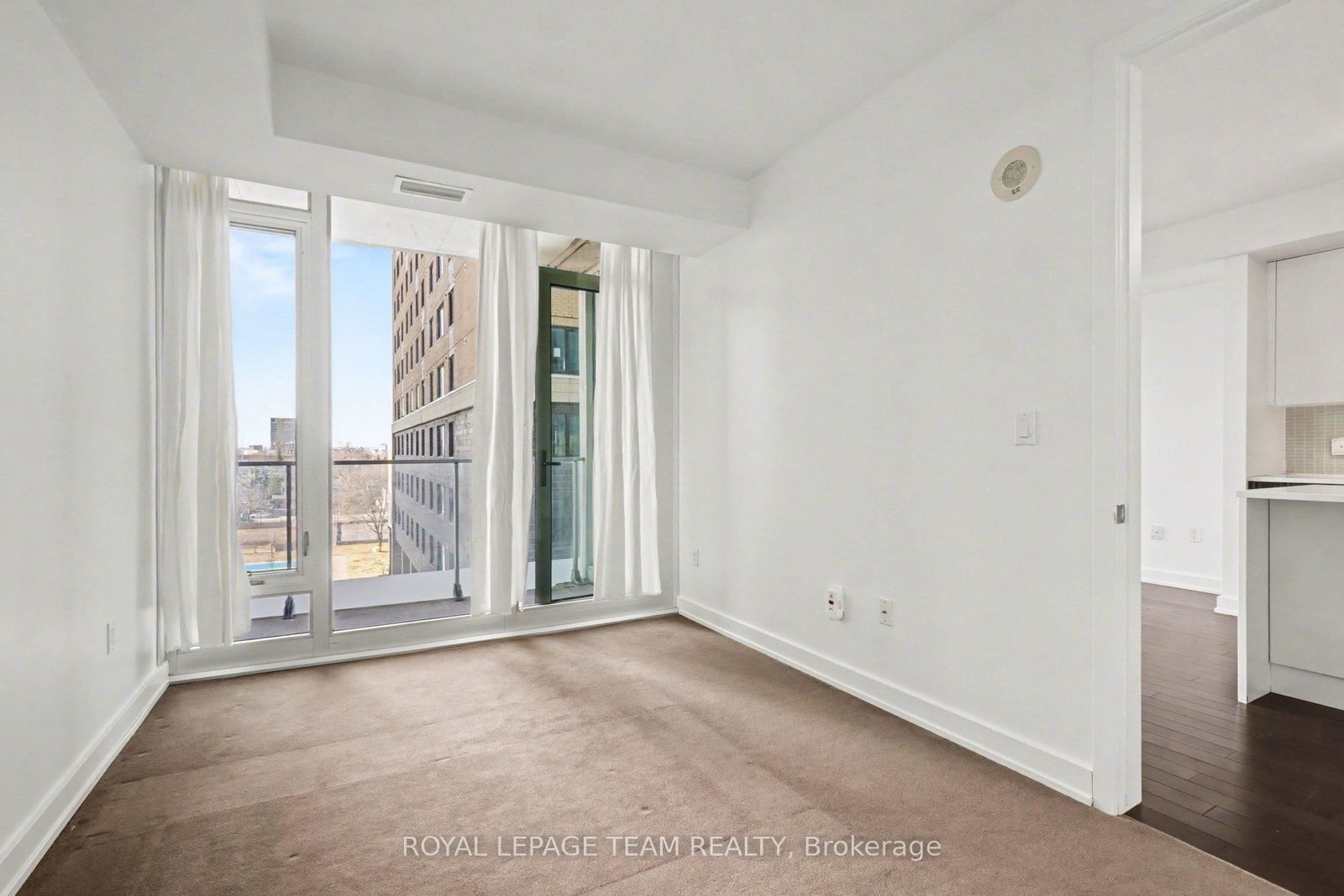 111 Champagne Avenue S, Unit 406 - Photo 20