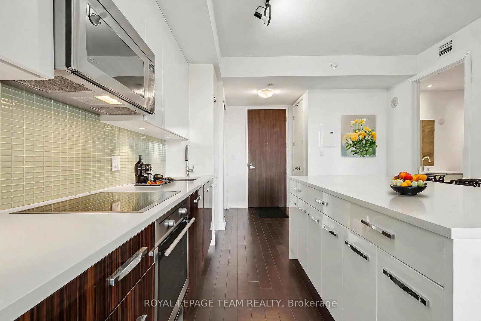 111 Champagne Avenue S, Unit 406 - Photo 8