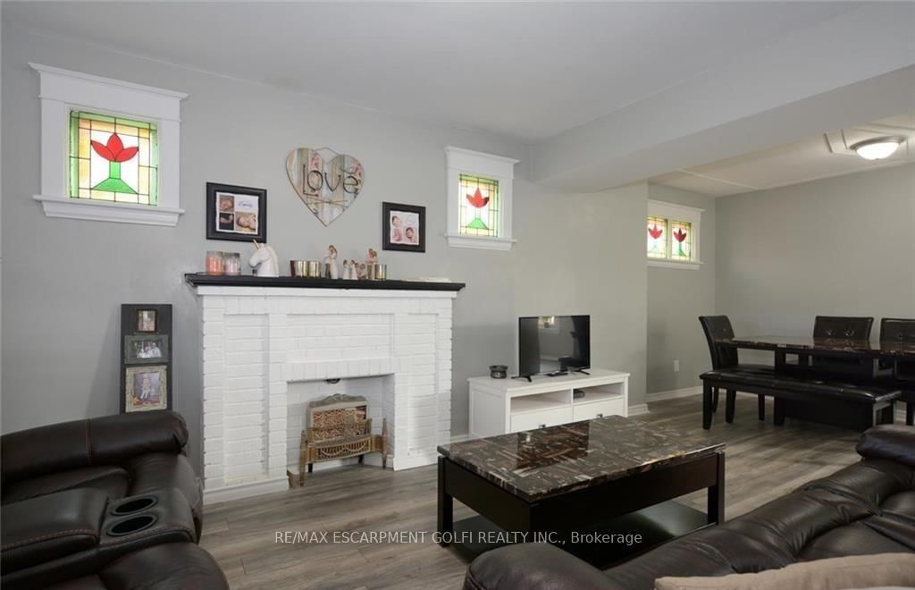 Detached House for sale at 166 Fairfield Avenue, Hamilton, Ontario, L8H 5H4 - Homeside - MLS: X12978212