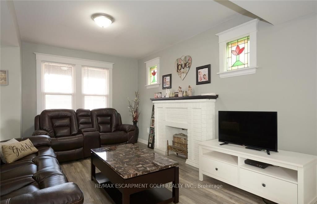 Detached House for sale at 166 Fairfield Avenue, Hamilton, Ontario, L8H 5H4 - Homeside - MLS: X12978212