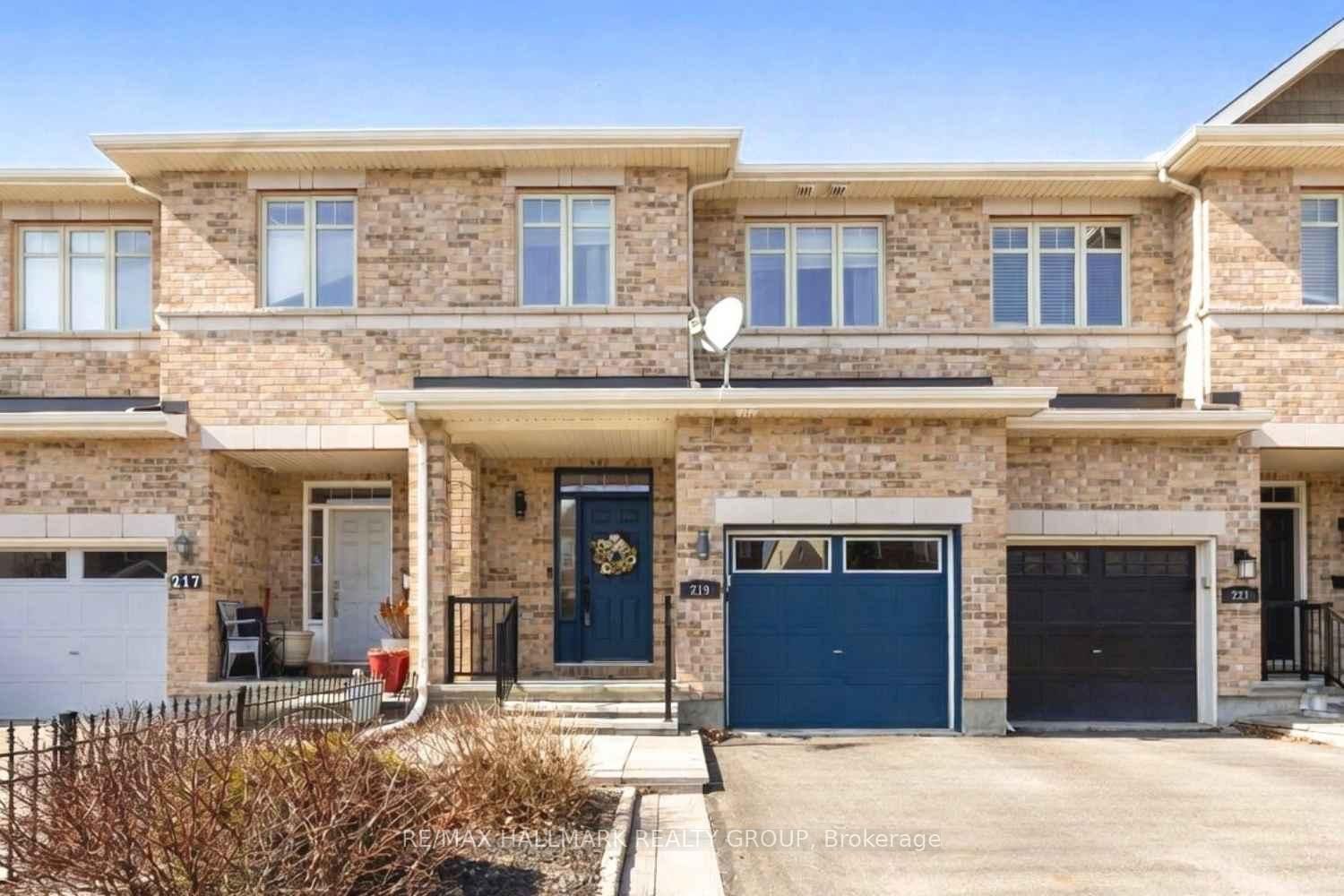 Townhouse for sale at 219 Jersey Tea Circle, Ottawa, Ontario, K1V 2L4 - Riverside South/Gloucester Glen - MLS: X12978234